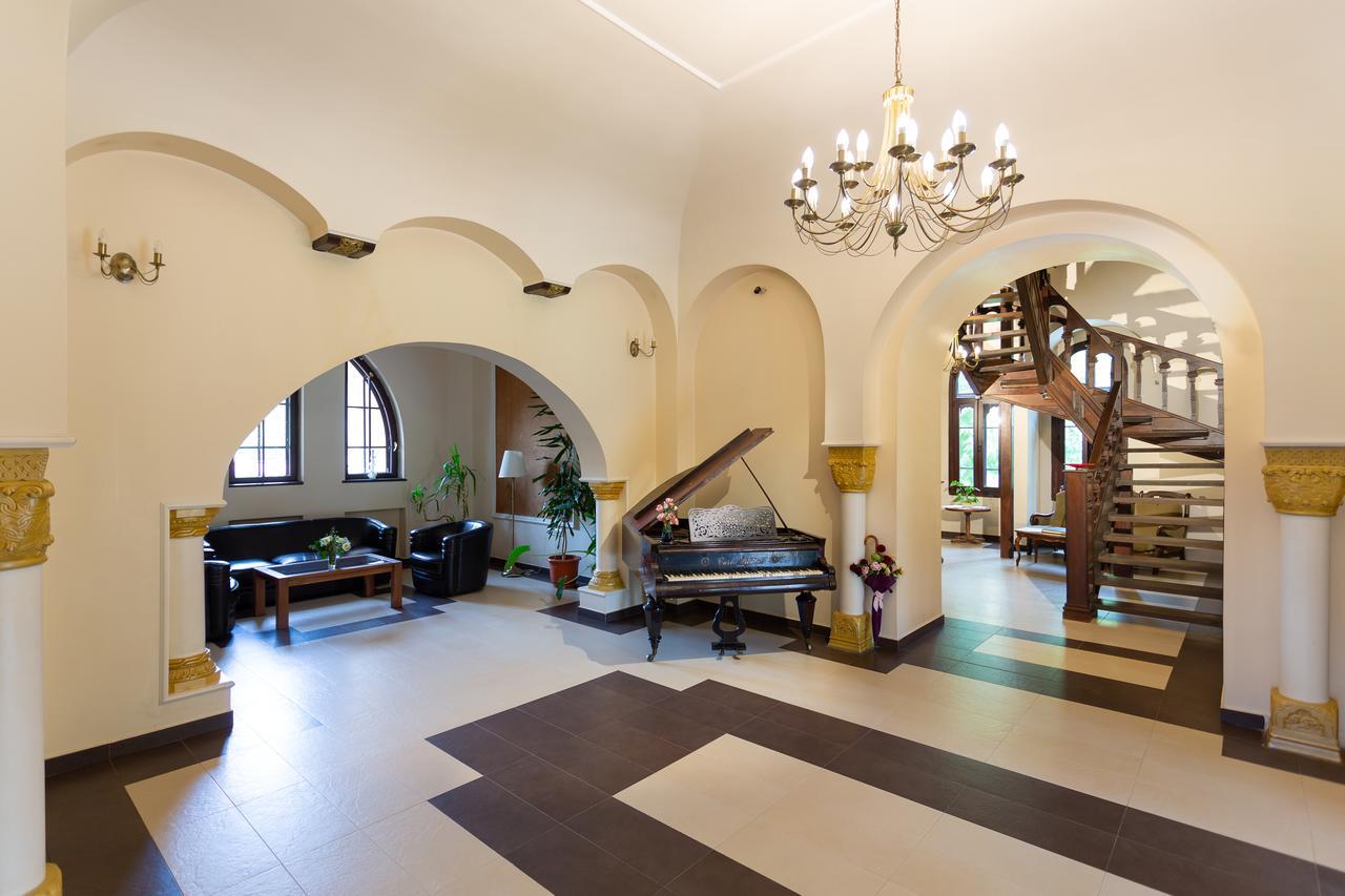 Готель Casa Danielescu Тиргу-Жіу Екстер'єр фото